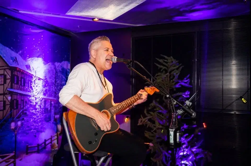 đž Trubadur Micke Danielsson live pĂ„ Lite BĂ€ttre! đž