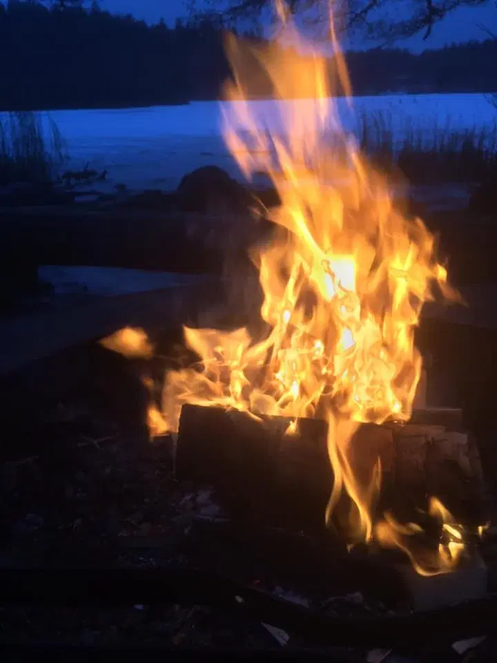 Eldceremoni vid fullmå e