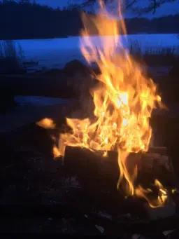 Eldceremoni vid fullmå e