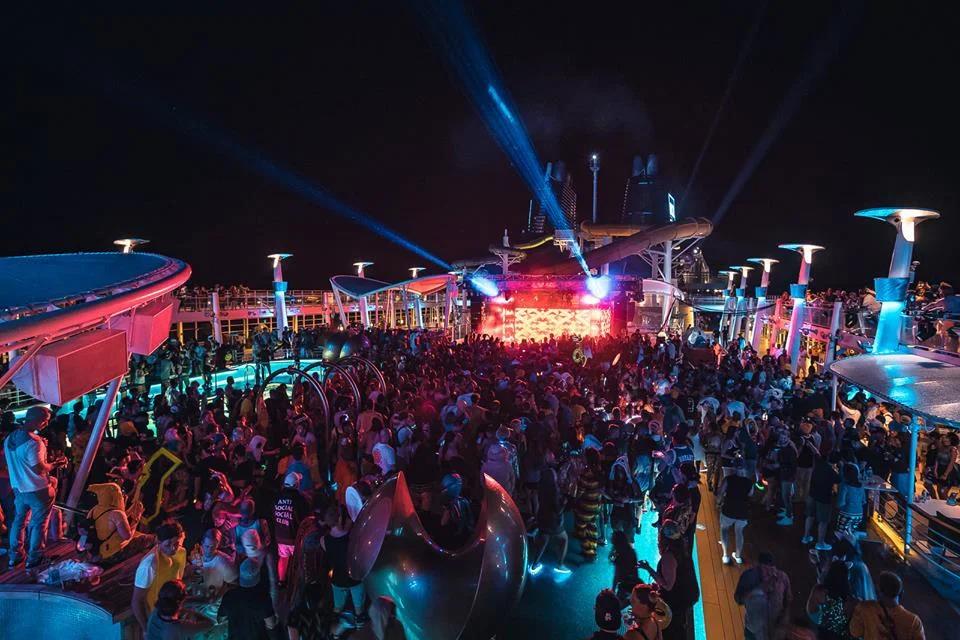 🌊🚢 KLUBB M8 AT SEA – Houseparty på båten! 🎶🌃