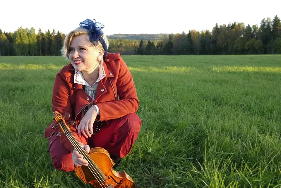 Magdalena Eriksson - en berättarkonsert om Brita Kajsa - brodösen bakom Anundsjösömmen