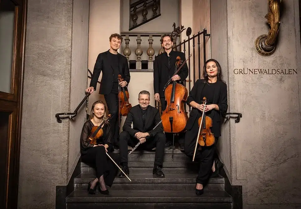 Filharmoniker i närbild – Elegans och en avig vals