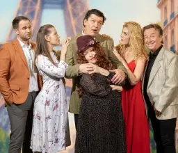 Randevú Párizsban, avagy Kellemes húsvéti ünnepeket! vígjáték két részben