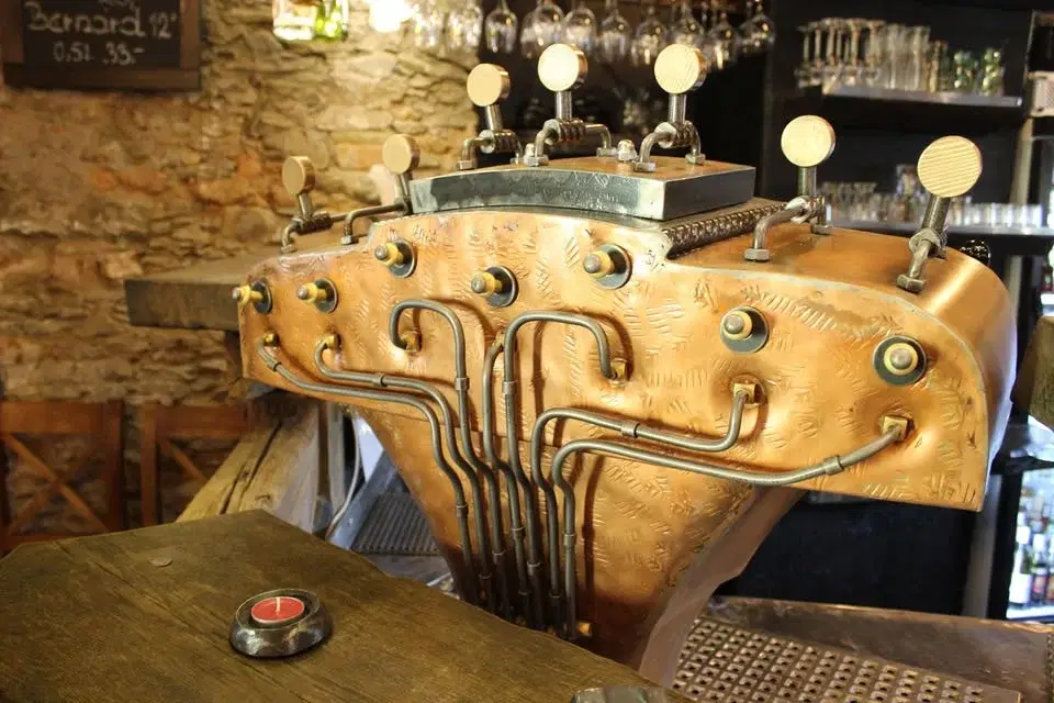 TOTÁLNÍ NASAZENÍ & Slepí Křováci