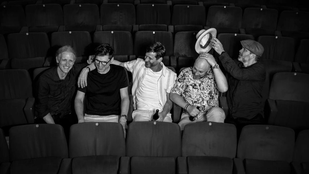 KlubbN på Stora Scen – Improviserad musikfest med hemliga gäster! 🎶✨