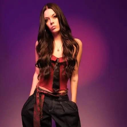 Courtney Hadwin at The Lounge Bar, Alton: Fri 13th Feb