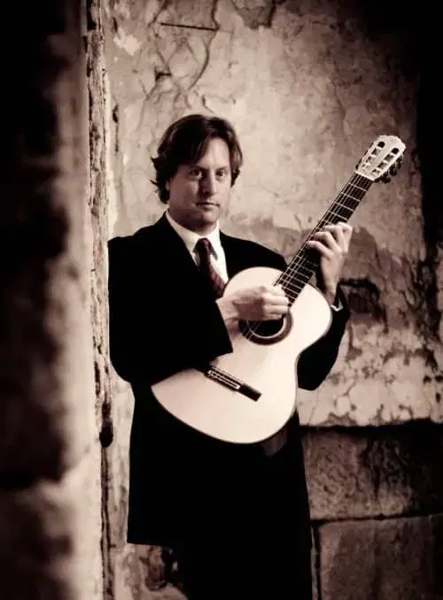 Jason Vieaux in Concert