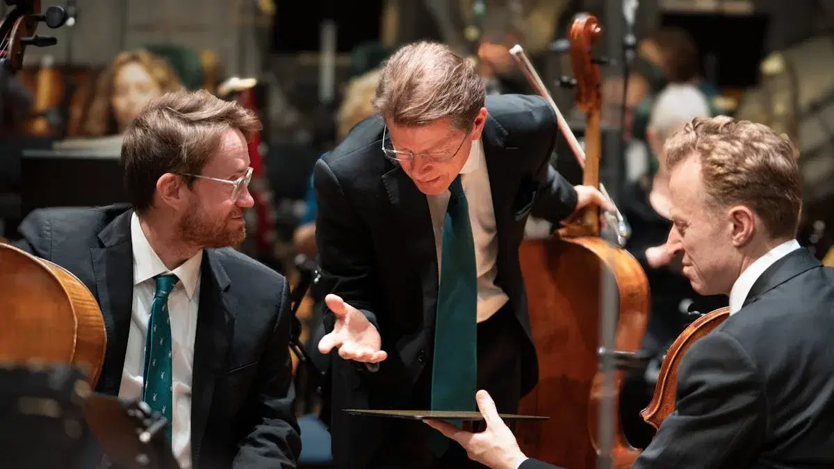 Korks strykere med Gimse og Gupta