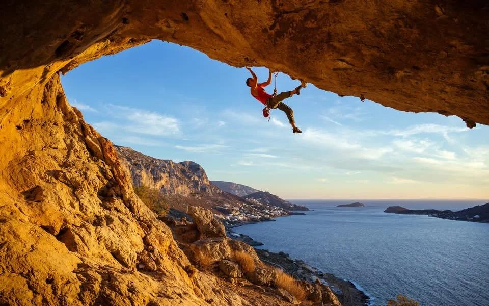 BANFF MOUNTAIN FILM FESTIVAL WORLD TOUR (RED FILM PROGRAMME) - (CERT 12A)