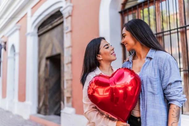 Lesbians Aboard VV Valentine’s Single Mingle