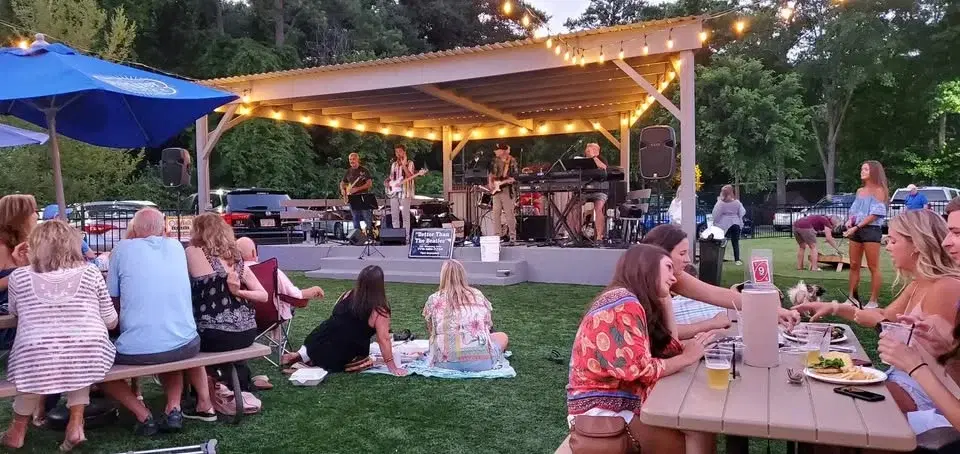 Playlist @ Lucky's Burger And Brew Roswell