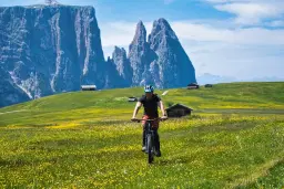 Sella Ronda eMTB túra - Elektromos kerékpárral a Dolomitok legszebb panoráma útjain I.