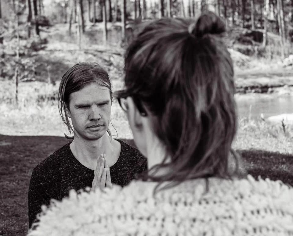 Presence & Play (🌶️🌶️) – Intimitet på tre