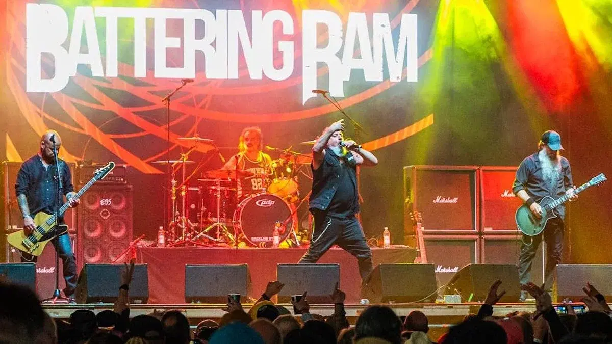 Club Rundgång - Battering Ram, förband El Pompero & Marcus Larbring