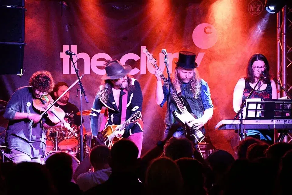 DRIVEN SERIOUS / STORMCROW