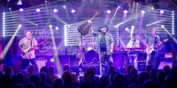 No Fences - The Ultimate Garth Brooks Tribute | MadLife 7:00