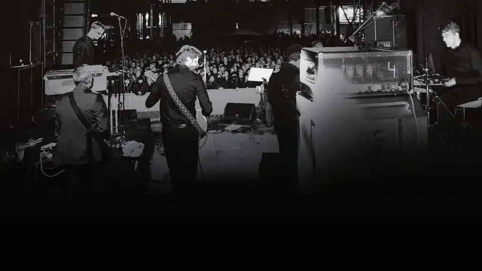 Siglo XX + Neon Electronics in De Casino