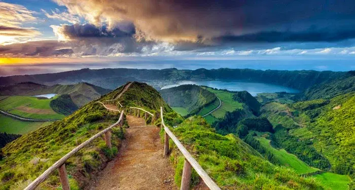 Azori-szigetek legszebb túraútvonalai - Sao Miguel, Pico, Corvo és Flores szigetek bebarangolása