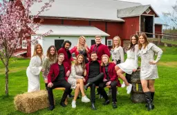 Konsert med Aneby showgäng med gäster! - en sprakande kväll med glädje och djup!