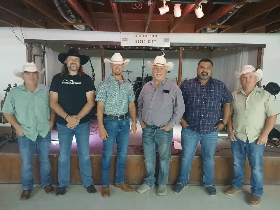 Public Dance with Broken Alibi