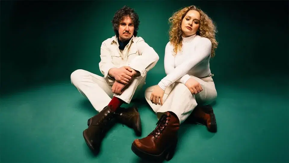 (((folkYEAH!))) Presents - The Heavy Heavy w/ Lou Hazel