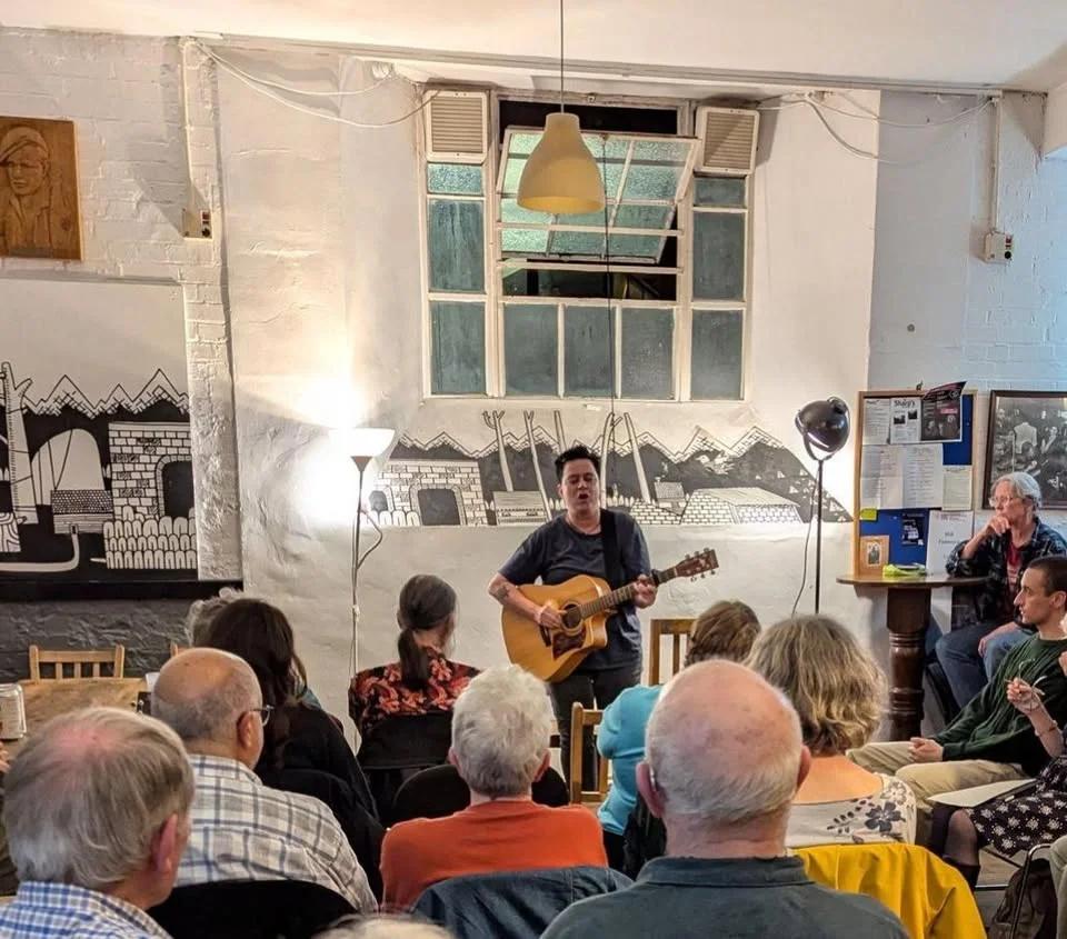 Sharp's Folk Club - the world-famous traditional singing night