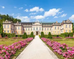 Rokokový skvost a dýmkařská tradice