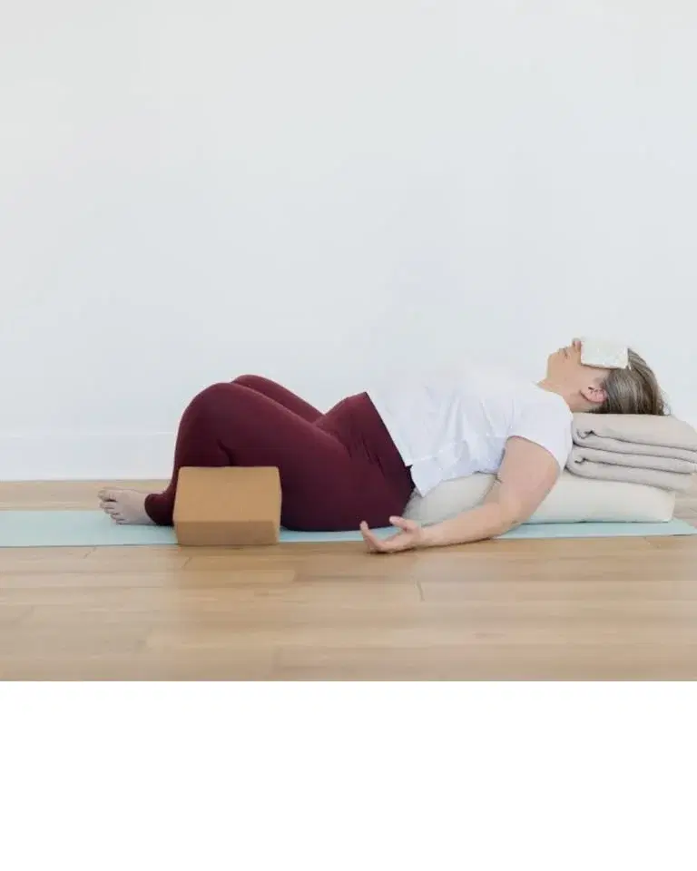 Restful Autumn Nights: Aromatherapy for Sleep & Stress