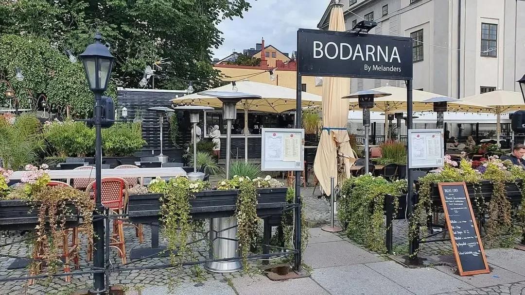 🎧 Sommarsnurr på vinyl – DJ Kenny Black på Bodarna By Melanders Fisk 🎶☀️
