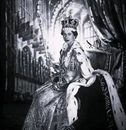 A királynő – II. Erzsébet 100 éve