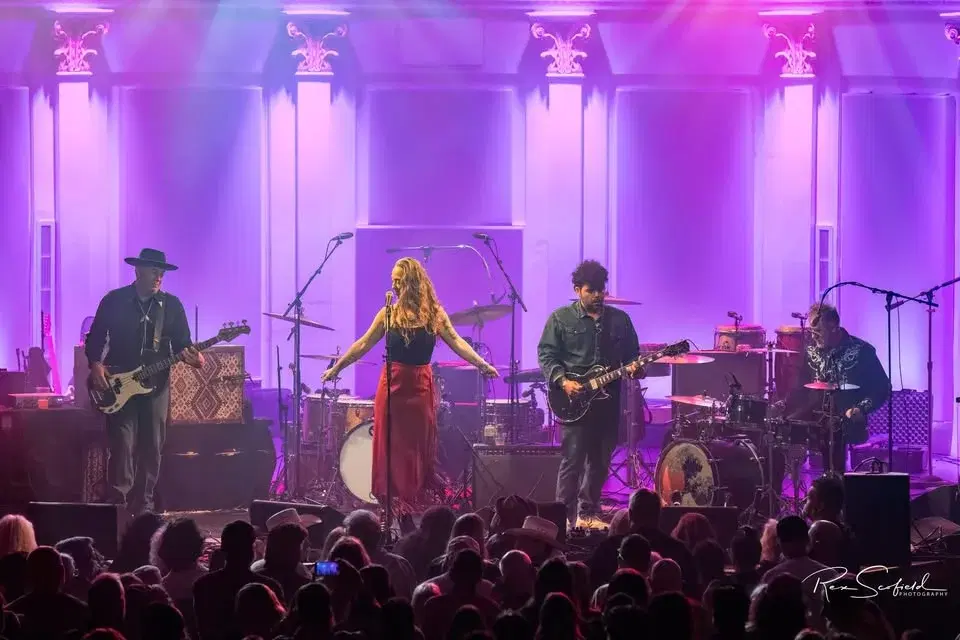 Miss Olivia & the Interlopers at Tap & Bottle