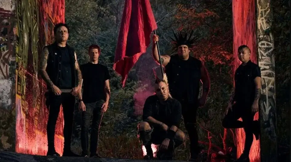 Starving Wolves (USA) + Just Wär (CZ) - Klub 007 Strahov, Praha