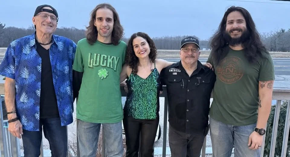 Serendipity keeping the party going at Napolitano's Lounge & Brooklyn Pizzeria!