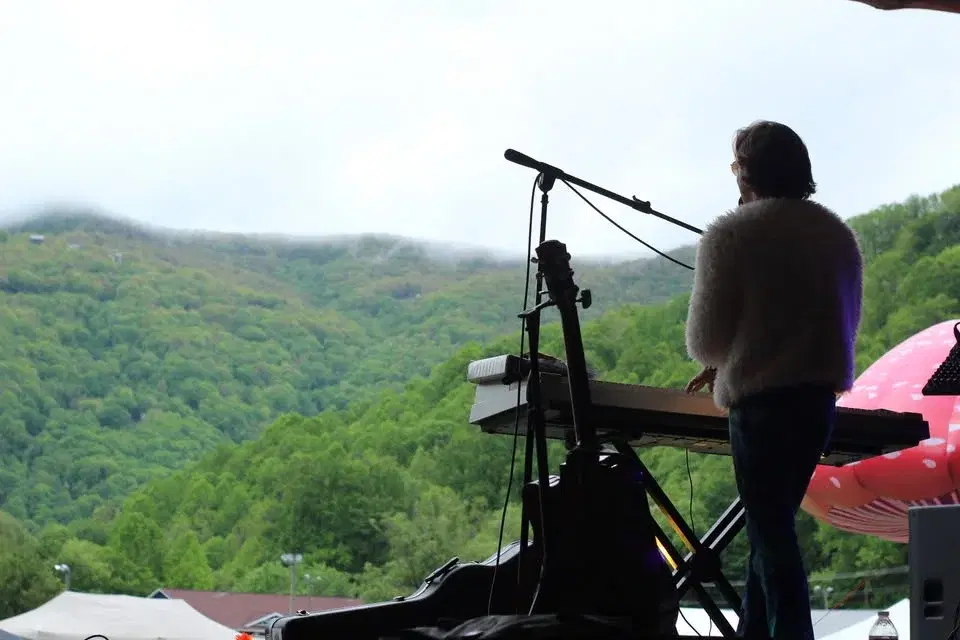 Noah Back LIVE! St. Henry, Summer Concert Series