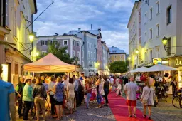 moonlight shopping Mai