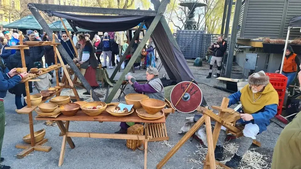 Marknad med tema vikinga- och medeltid i Kungsan