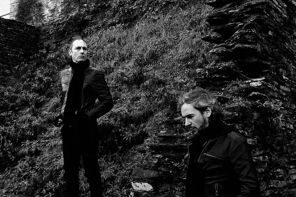 VARSOVIE - RASKOLNIKOV - TVASHTAR | LOGO Hamburg