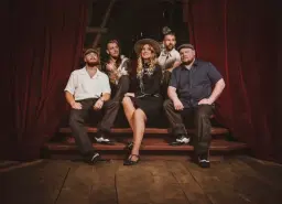 PREMIÄR för danshelg med Callinaz på scen