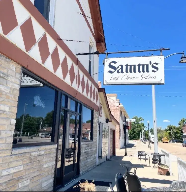 Lanny & Julie-Samm's Last Chance Saloon!