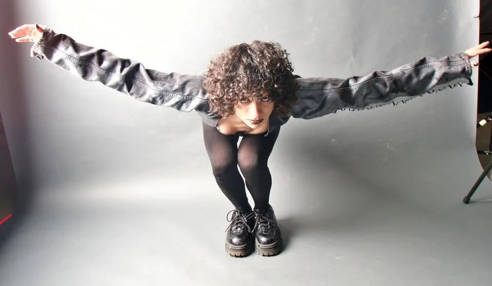 Julie Pavon | Debaser Nova