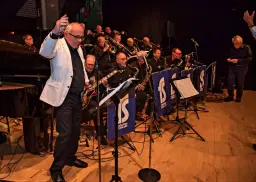 Tedans med Frölunda Storband