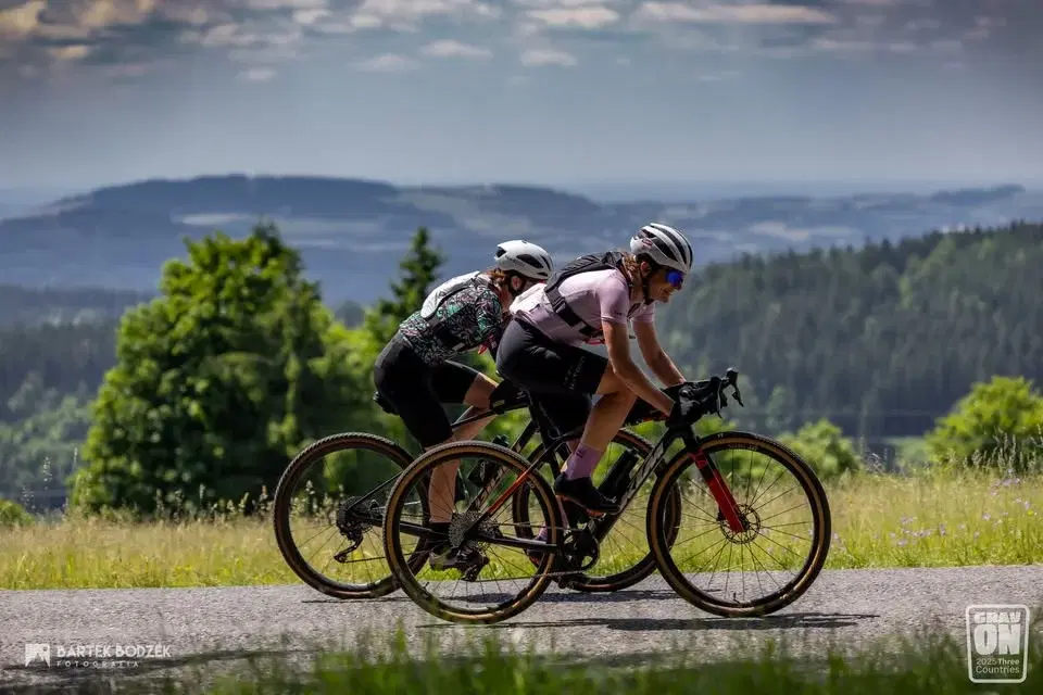 GravOn THREE COUNTRIES 2026