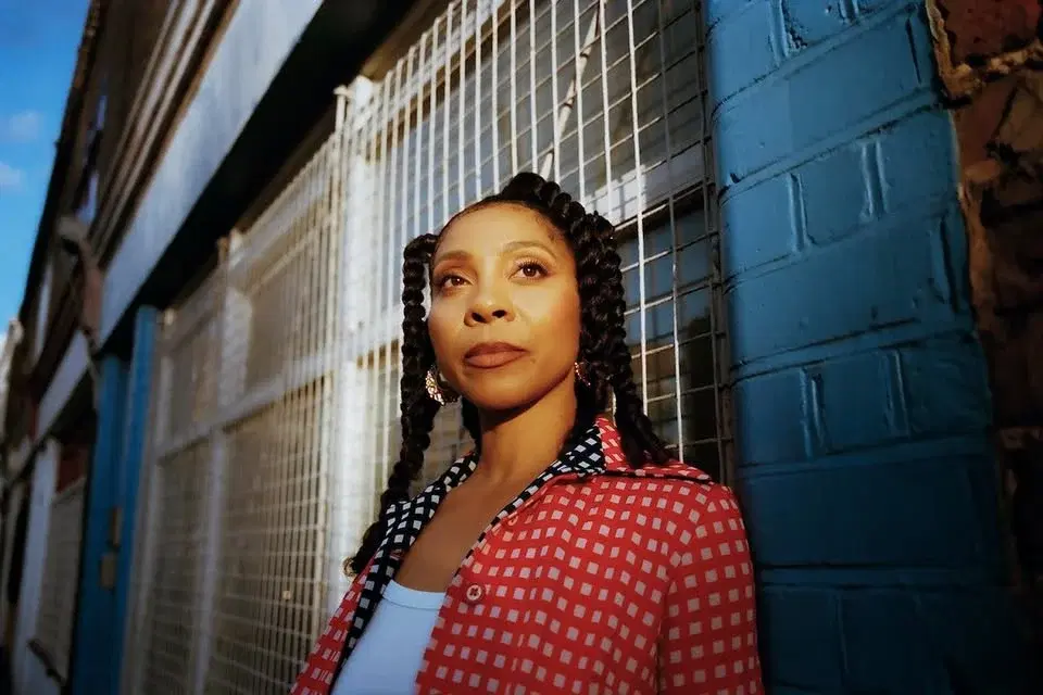 Hollie Cook at Chalk, Brighton