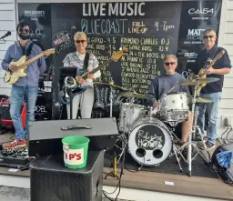 Robin & the Hoods at Thompson Island