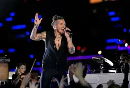 Brandon Lake live in Omaha