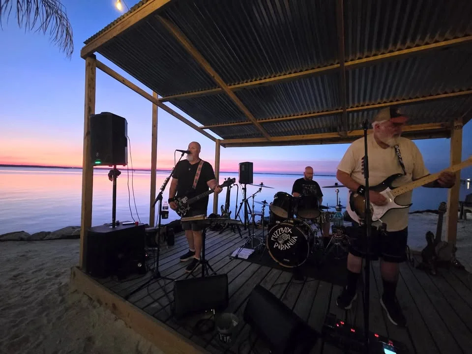 Fuzzbox Piranha @ Watermans Crab House