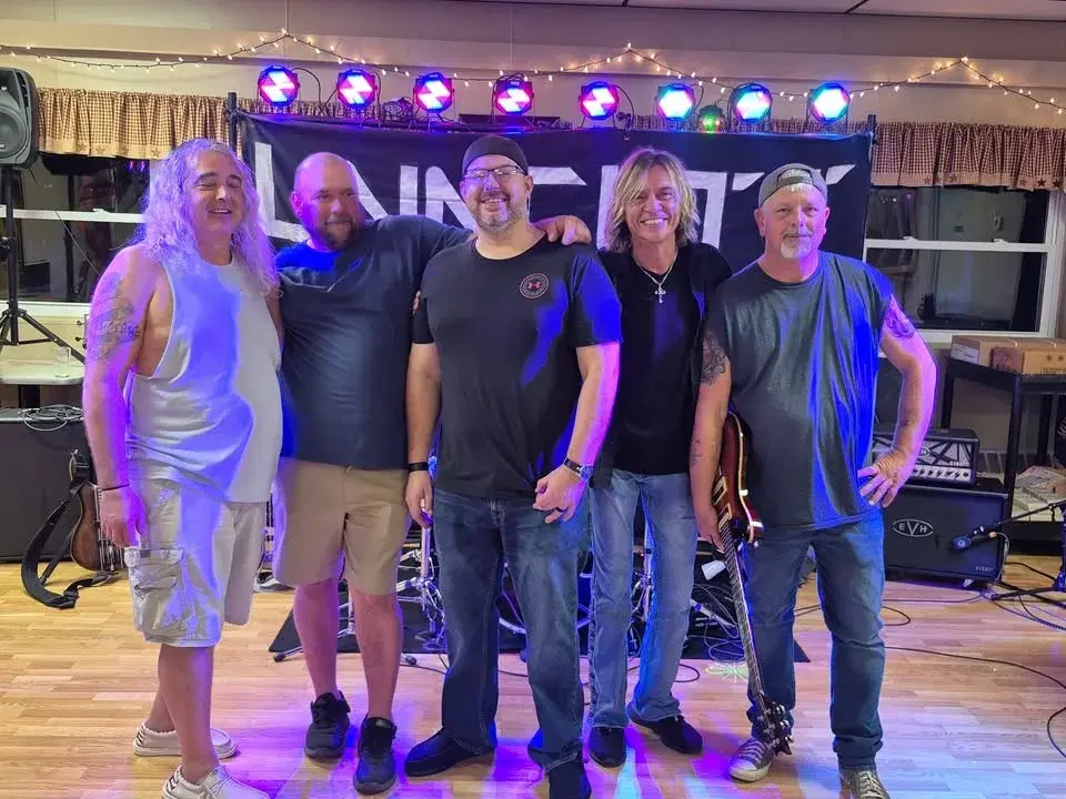 Unncutt - Hiawatha Cruise