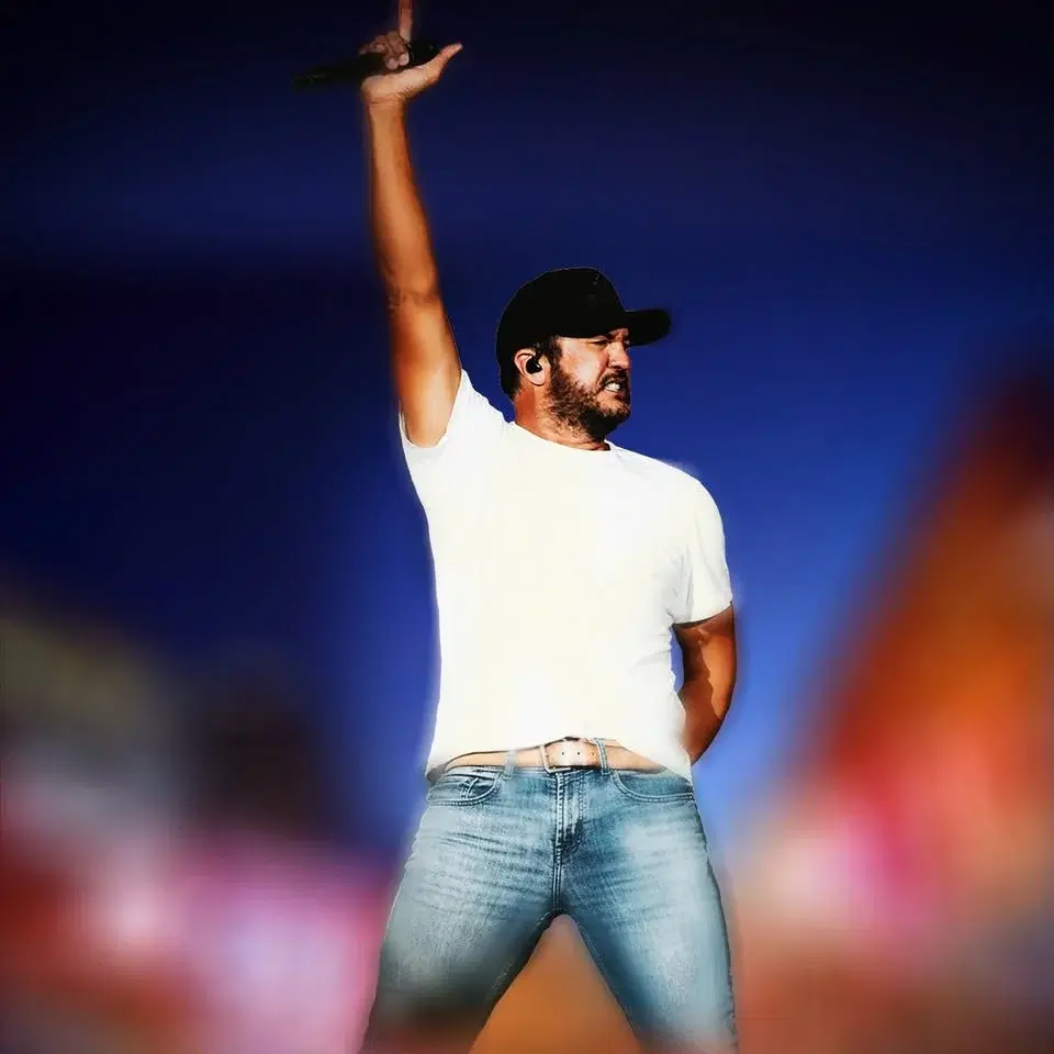 Luke Bryan: Word On The Street Tour