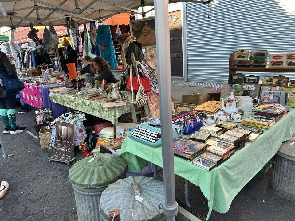 Myddleton Road Market - Feb