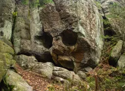 Puchaczké skály a Kaple lebek